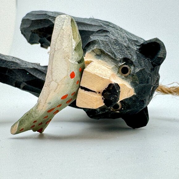 Hand-Carved Wooden Black Bear With Salmon Ornament Vintage - Picture 7 of 7